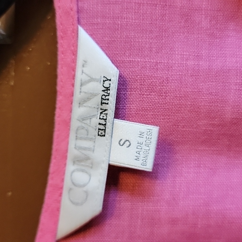 Ellen Tracy-Linen hot pink top with gold zipper with short roll sleeves. S. - Picture 4 of 11